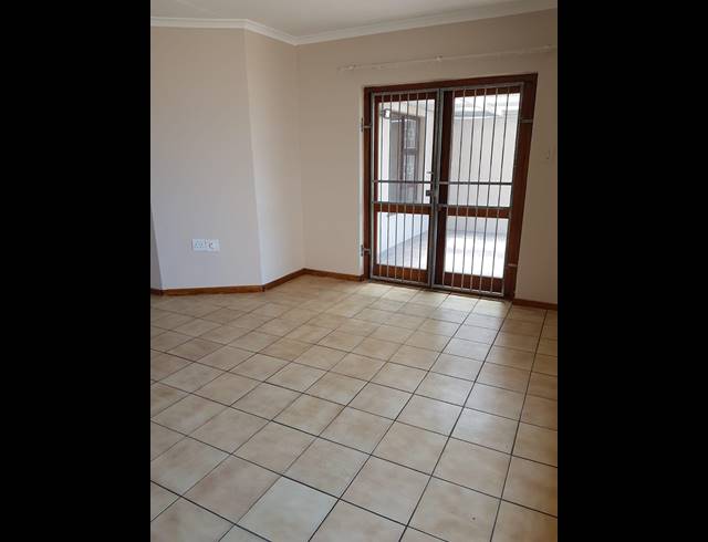 3 BEDROOM TOWNHOUSE RENTED IN SOUTH END